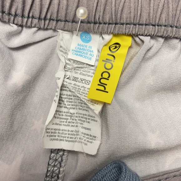 RIP CURL Gray/White/Orange Activewear Shorts Size: XS - Picture 15 of 17